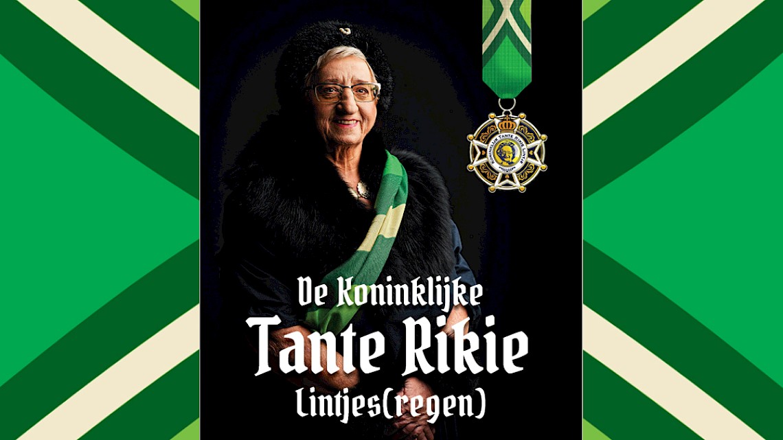 De Koninklijke Tante Rikie Lintjes(regen)