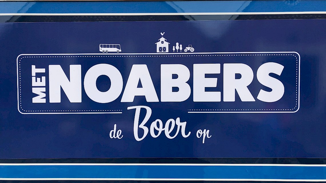 Met Noabers de boer op